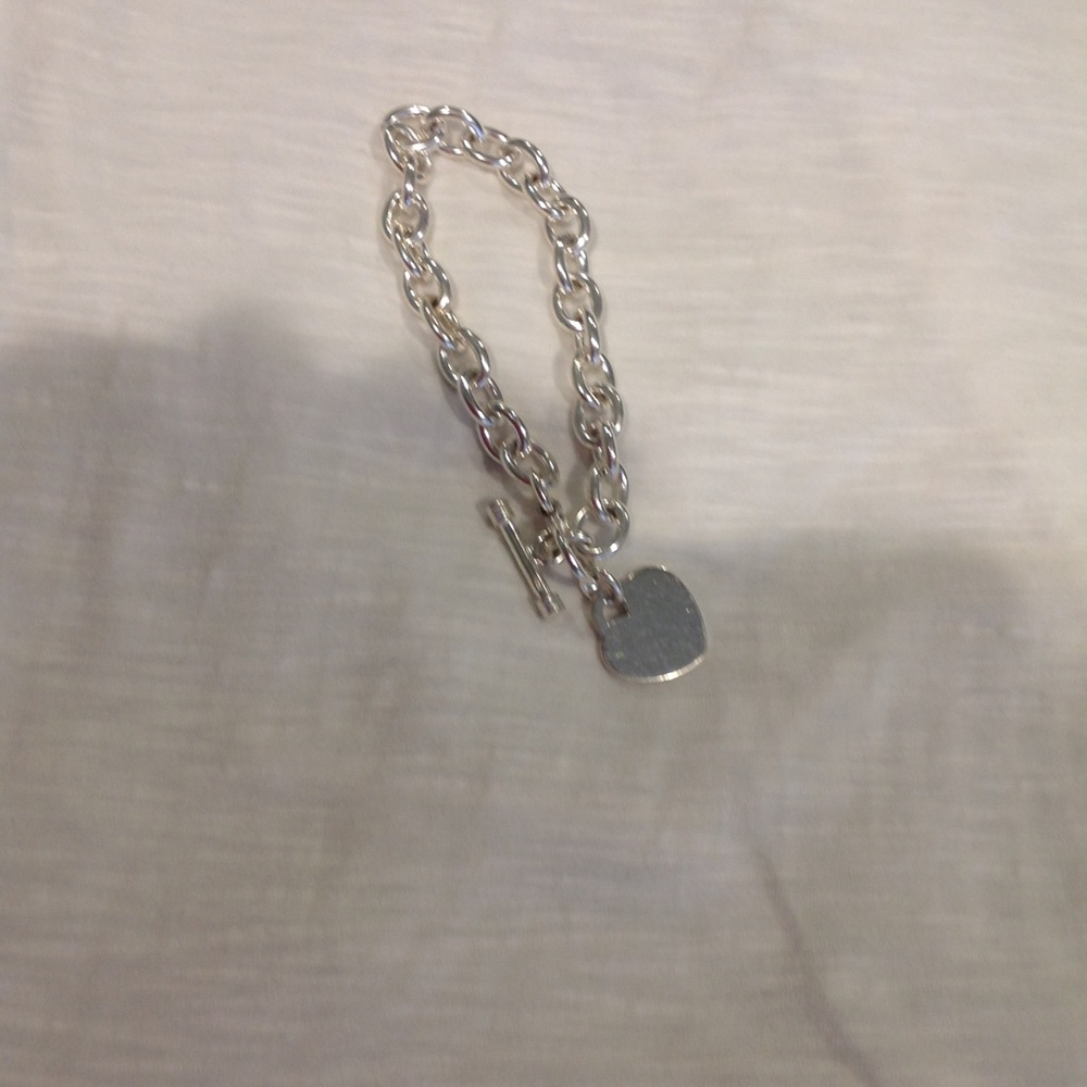 Heart dangling bracelet